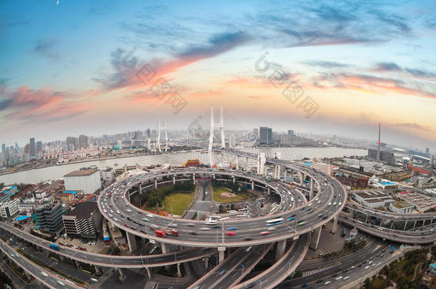 上海南浦大桥落日鸟瞰图