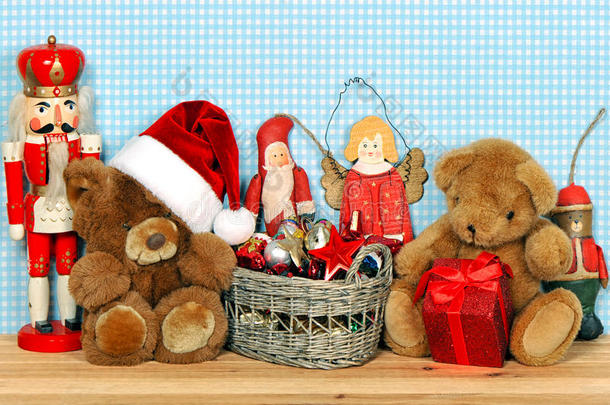 怀旧圣诞装饰与古董玩具
