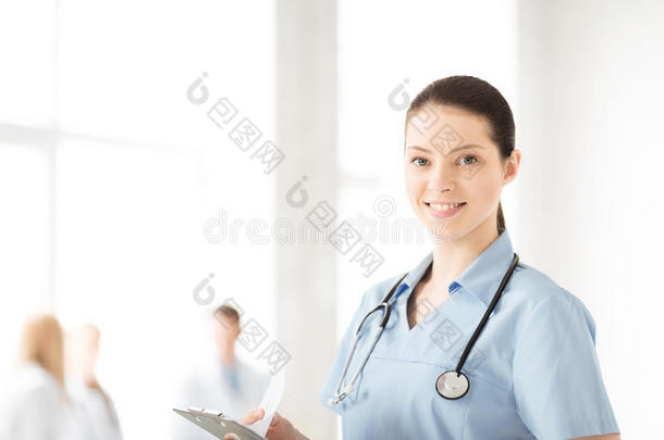 住院女医生或女护士