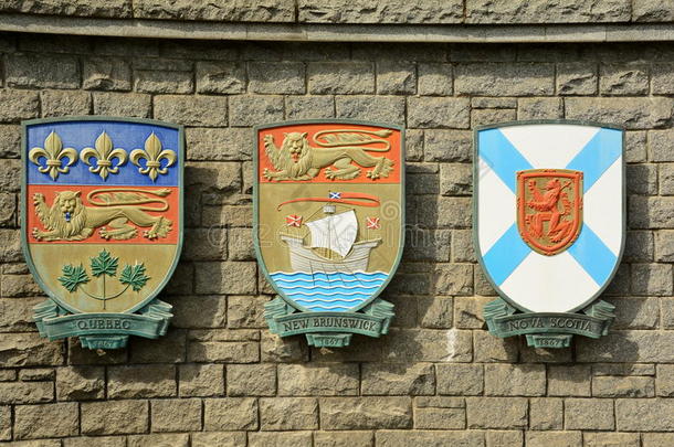 <strong>魁北克</strong>省、新不伦瑞克省和加拿大新斯科舍省的盾徽。