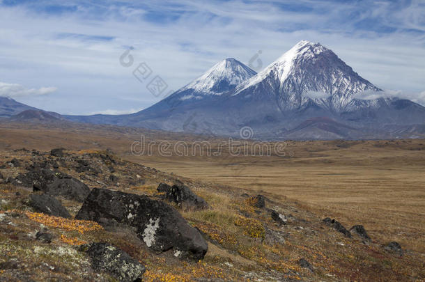 克鲁切夫斯基火山和卡门火山