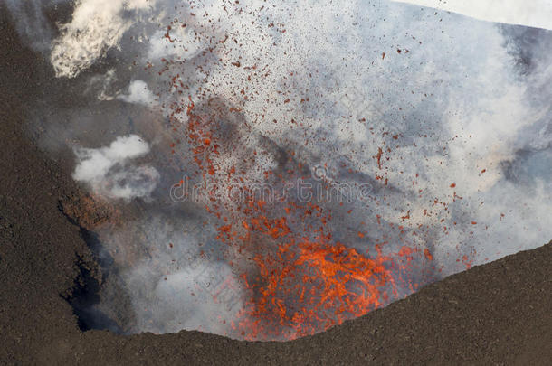 <strong>托尔巴</strong>契克火山