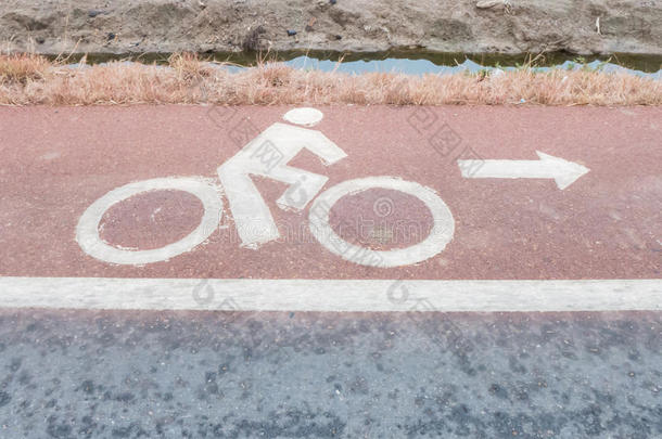 自行车专用道白漆标志