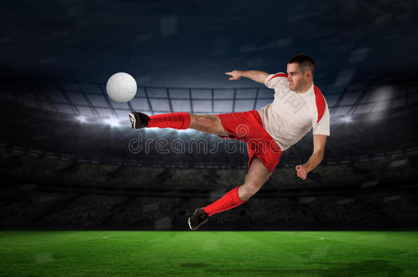 健康足球运动员<strong>踢球踢球</strong>的合成图像
