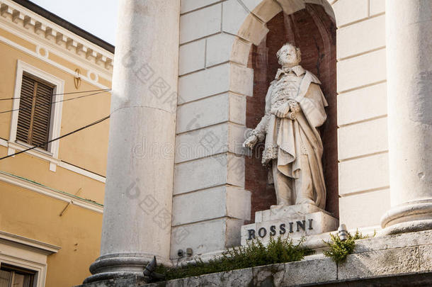 乔亚奇诺·罗西尼雕像