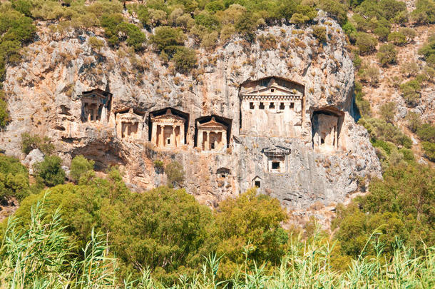 土耳其吕西亚人的坟墓-山上的古代墓地