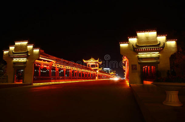 桥上的中国传统走廊