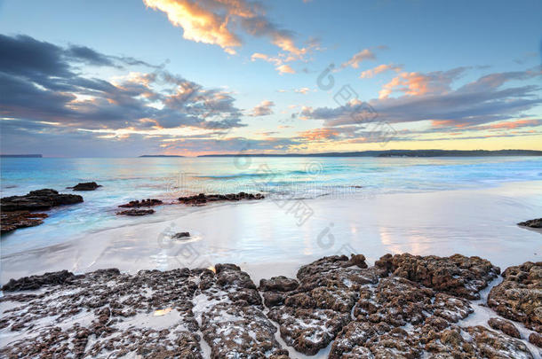 澳大利亚新南威尔士州杰维斯湾的黎明色彩