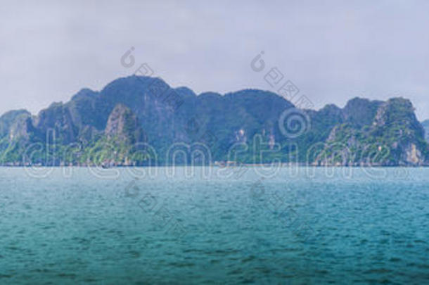 越南下龙湾全景