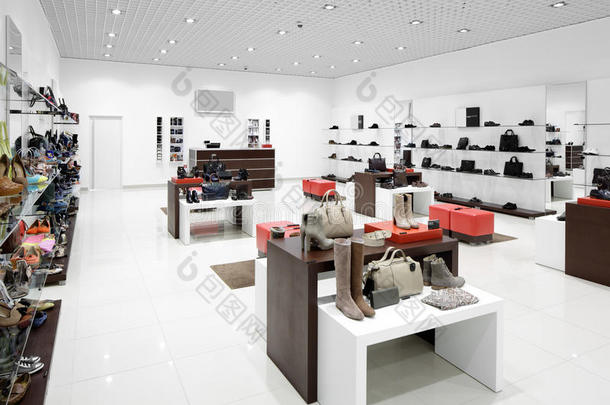 现代欧洲购物中心鞋店内部设计