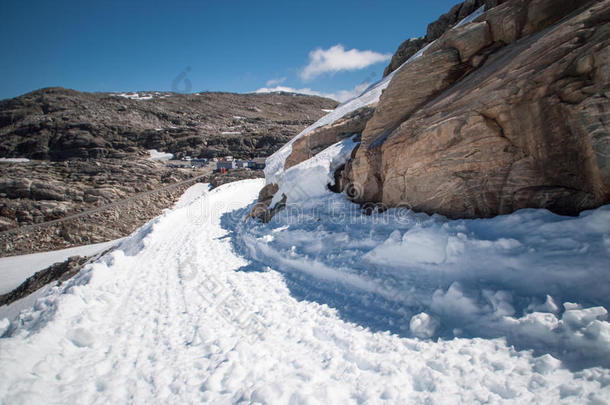 山里的雪路