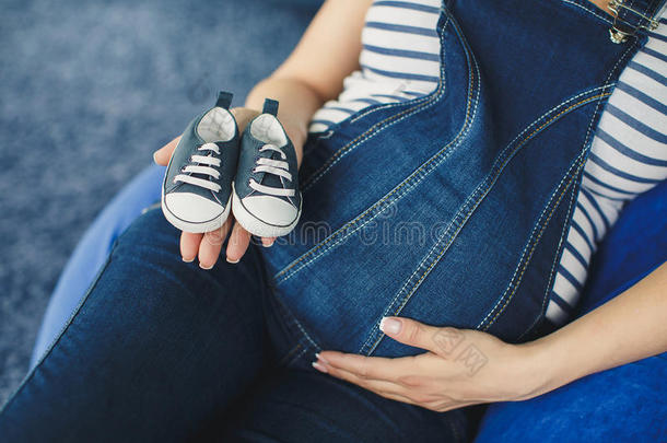 孕妇的不规则图案<strong>小鞋子</strong>