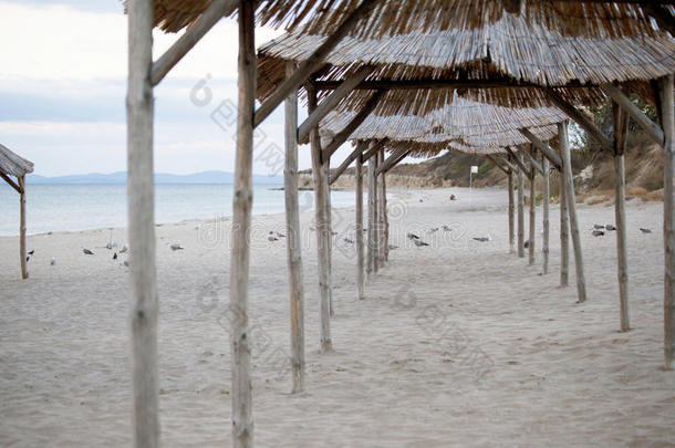 草编沙滩伞