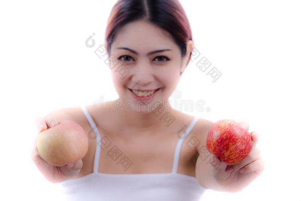 拿着苹果的女人