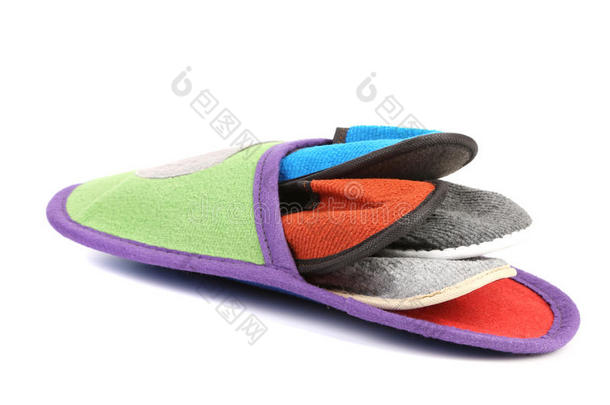 色彩斑斓的拖鞋变成了大拖鞋。