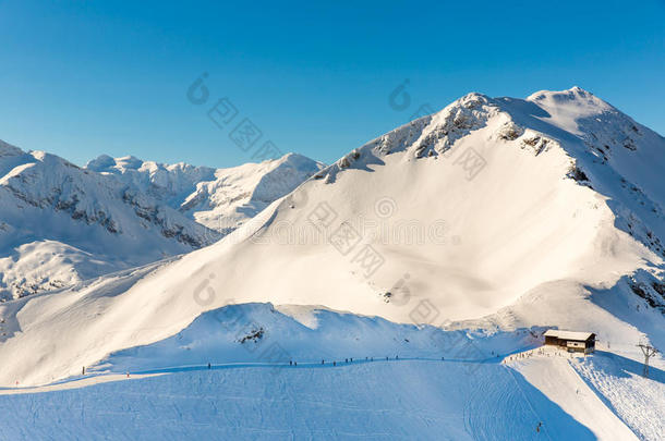 滑雪胜地巴德加斯坦在冬季雪山，奥地利，萨尔茨堡