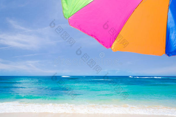 沙滩伞的背景