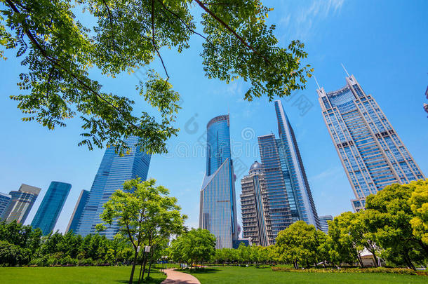 上海陆家嘴金融中心的现代建筑