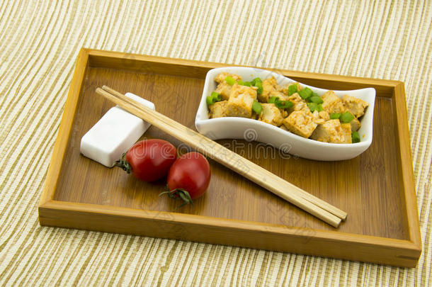 亚洲中式美味家常菜，油炸豆腐