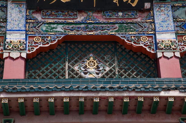 著名的<strong>藏传佛教</strong>寺院之一——庙湾佛寺因其建筑特色而得名