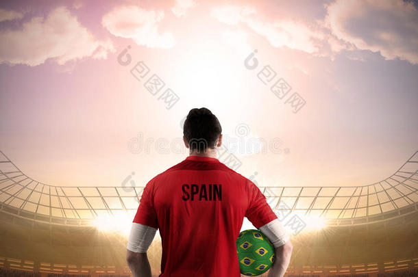 西班牙足球运动员持球