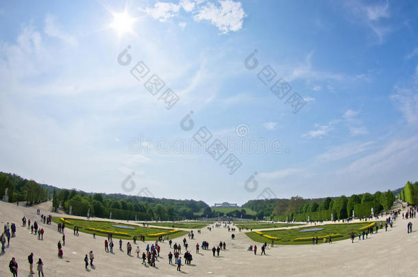维也纳申布伦公园和宫殿的超宽视野