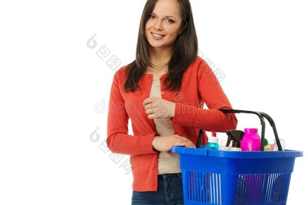 满满一篮子洗面奶的女人