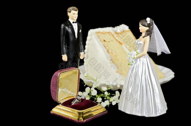 结婚蛋糕和结婚戒指