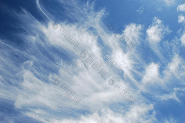 内华达州拉斯维加斯上空的马尾或马尾巴云