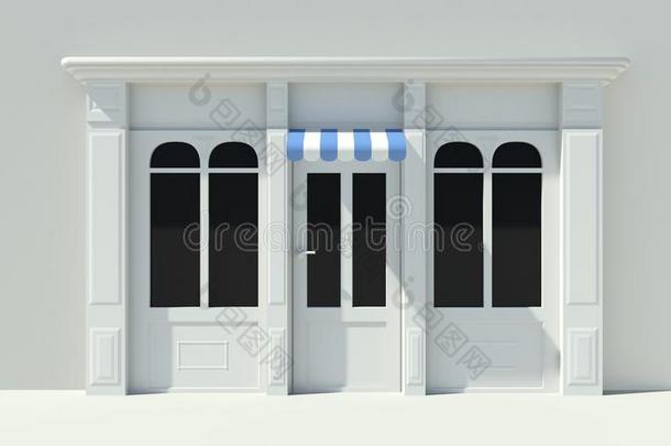 阳光充足的店面，带大窗户，白色店面，带蓝白相间的遮阳篷