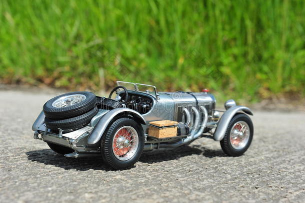梅赛德斯-奔驰sskl 1931赛车的比例模型复制品