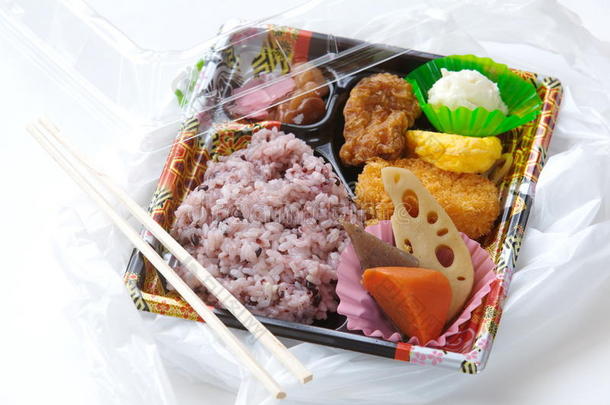 日式即食午餐盒，便当