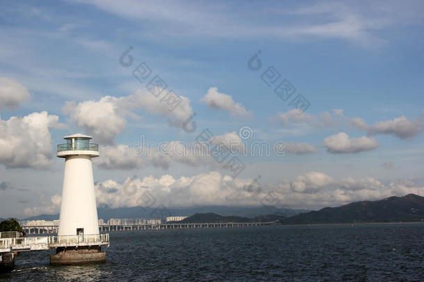 深圳的蓝天海岸灯塔