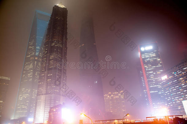 中国<strong>上海</strong>的雾霾和沙尘