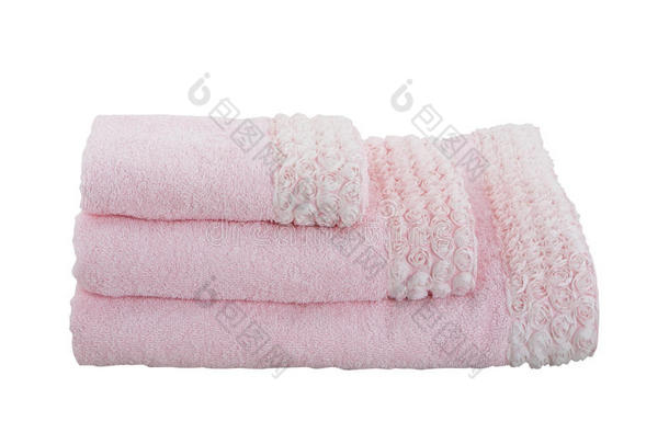 三条粉红色的毛巾