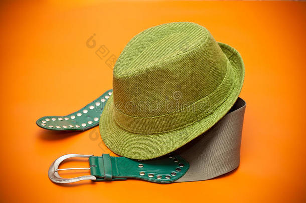 西式绿帽绿带扣