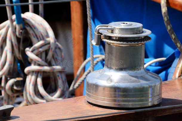 旧绞车，游艇控制用帆船设备