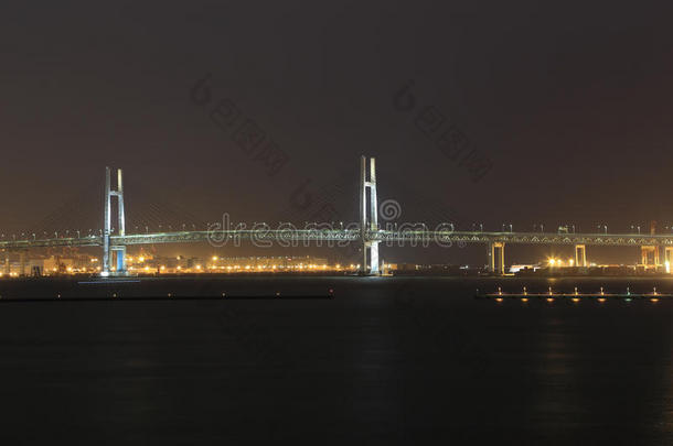 晚上横滨湾大桥
