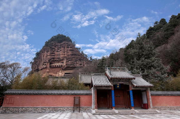 天水麦积山寺洞