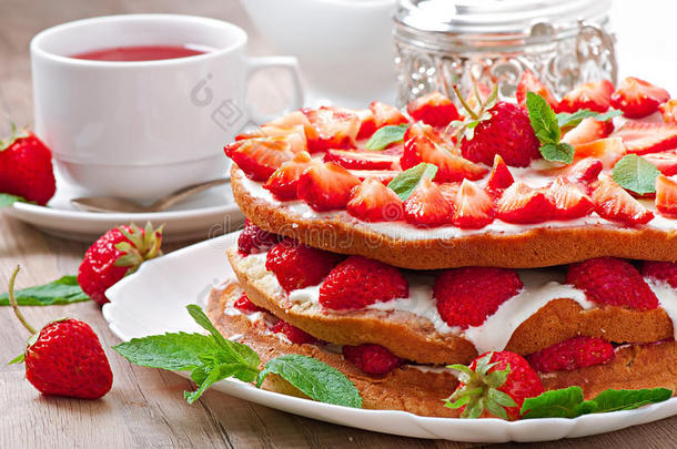 夏季草莓蛋糕