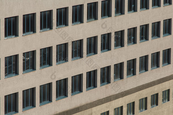 现代摩天大楼正面的特写镜头