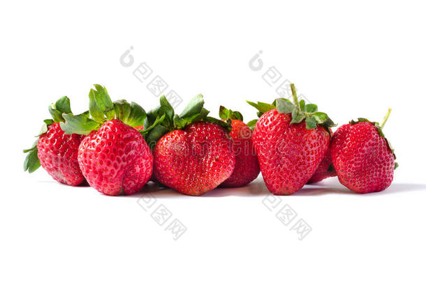 白底鲜红色成熟草莓