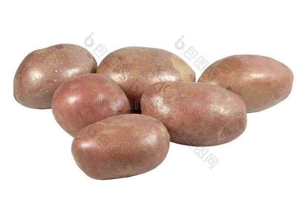 收集六个未剥皮的红皮土豆
