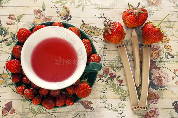 水果茶和草莓