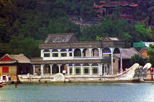 慈禧皇后的大理石船在<strong>颐和园</strong>，北京，中国。