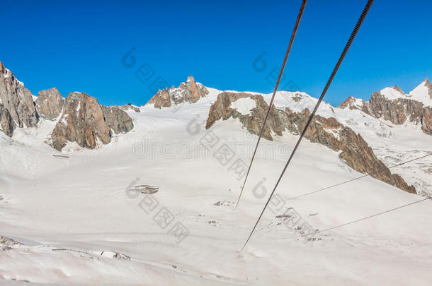 勃朗峰山体夏季景观（从aiguille d