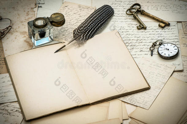 古董配件，信件，墨水壶和墨水笔