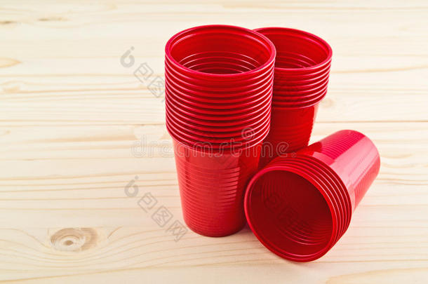塑料红杯子