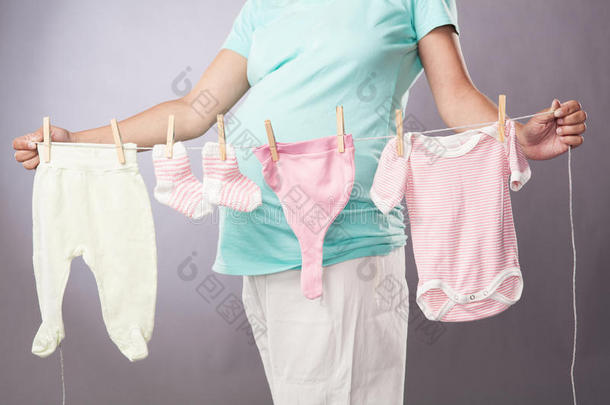 孕妇用绳钉<strong>婴儿衣服</strong>
