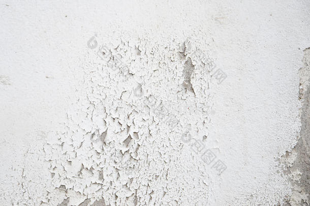 白漆混凝土墙面裂缝。